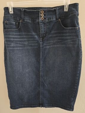 Torrid Blue Denim Skirt with Pockets Size 14